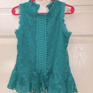 Lace sleeveless blouse